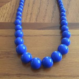 Blue bead necklace! 💙 Great pop of color!!